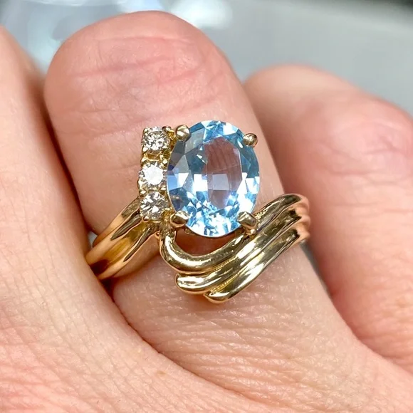 14k Yellow Gold Blue Topaz & Diamond Curved Cocktail Ring